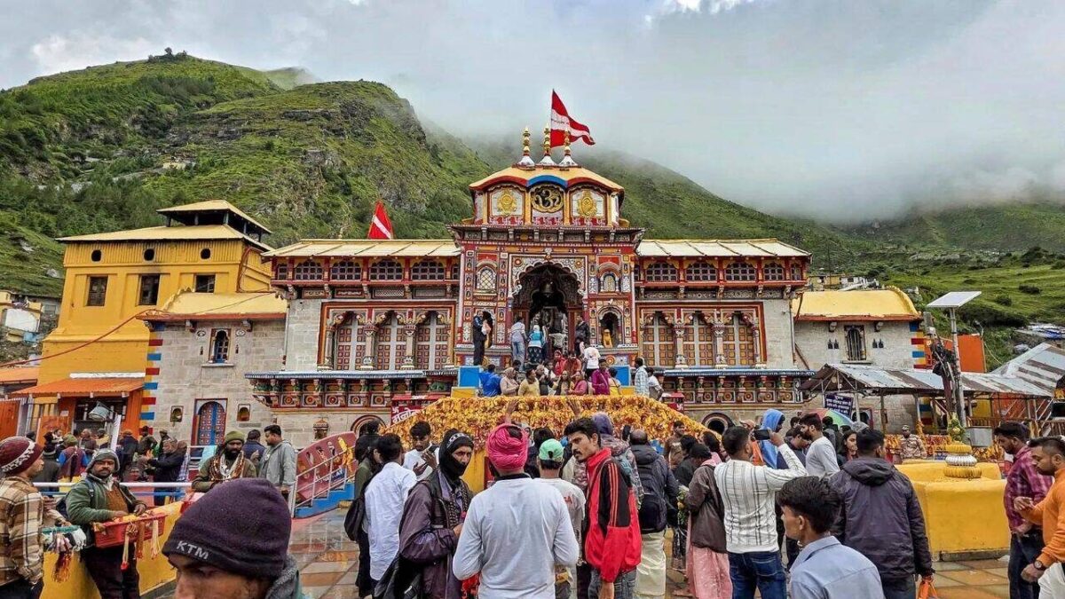 Temple Worker Arrested for Stealing Donations at India's Sacred Badrinath Shrine