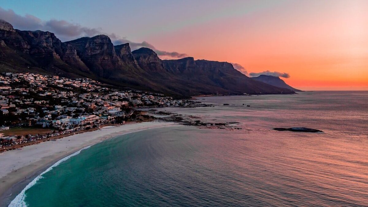 Cape Town Family Turns to Facebook to Find Pensioner Who Left R2,000 at ATM