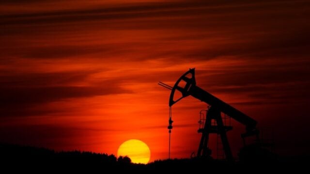 Oil extends gains as Strait of Hormuz impasse rattles markets