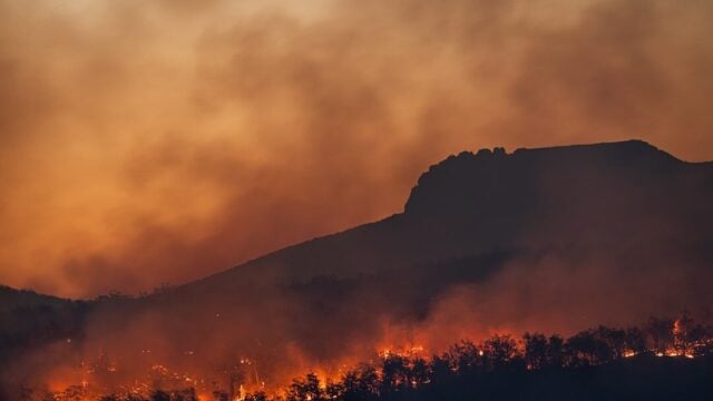 UK's Bilingual Wildfire Alert Sparks Language Debate as Welsh Version Arrives First
