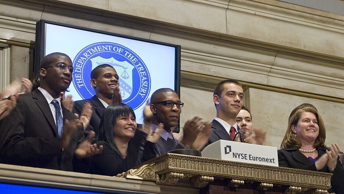 Stock futures inch lower as Treasury yields stay elevated