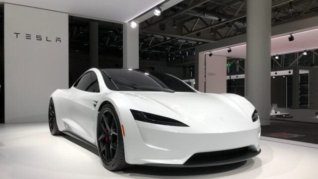 Tesla Sets October Debut for SpaceX-Powered Roadster