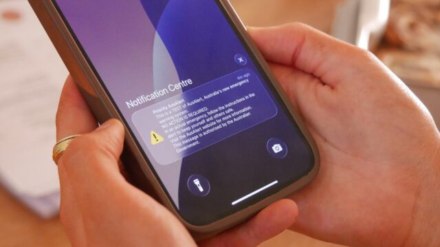 Priority AusAlert test notification on a mobile phone
