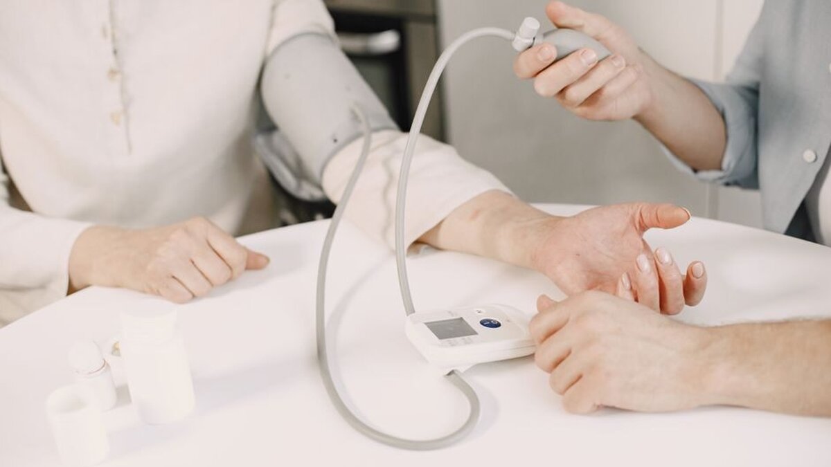 Normal Blood Pressure Range by Age: What Doctors Track