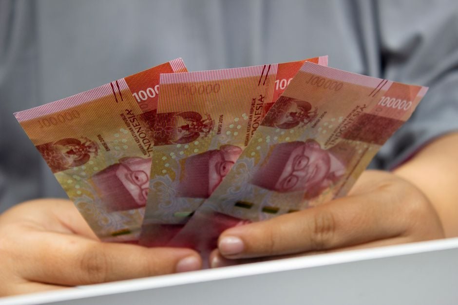 Photo for: Rupiah Slips as Middle East Tensions Rise