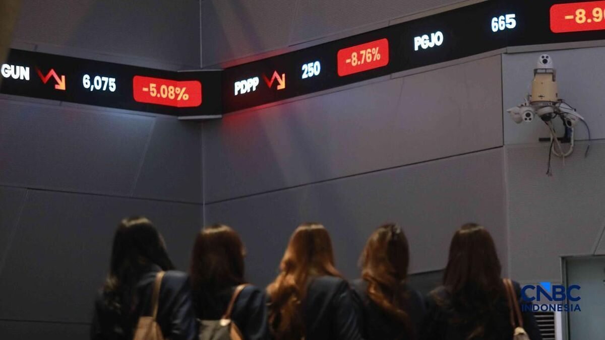 Foreign Net Sell Hits Rp221.68 Billion in Session I