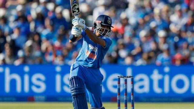 Josh Tongue tests India in 1st ODI at Edgbaston