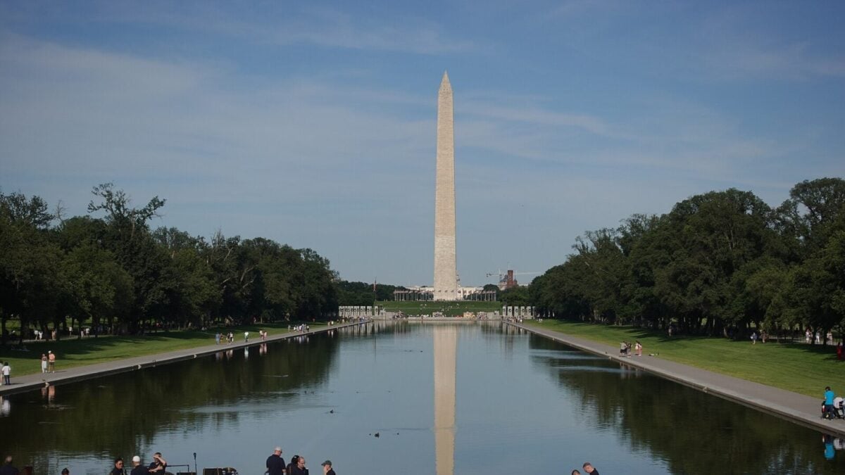Lincoln Memorial Reflecting Pool’s ‘American Flag Blue’ Fades Into Controversy