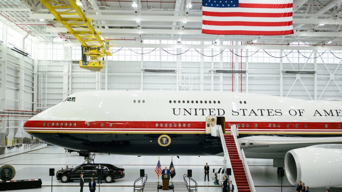 Safety Fears Force Trump to Abandon Qatari-Gifted Jet Mid-Journey