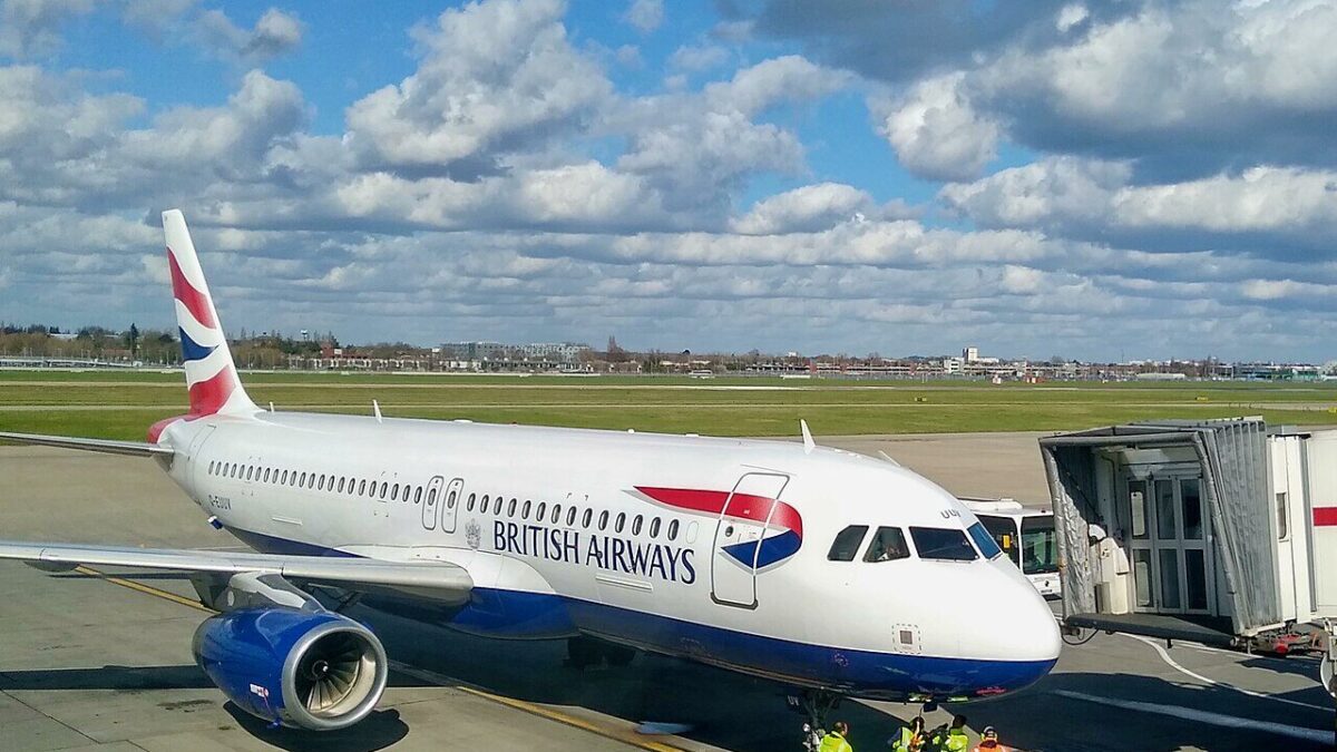 British Airways flight issued mayday on Heathrow approach after stall warnings