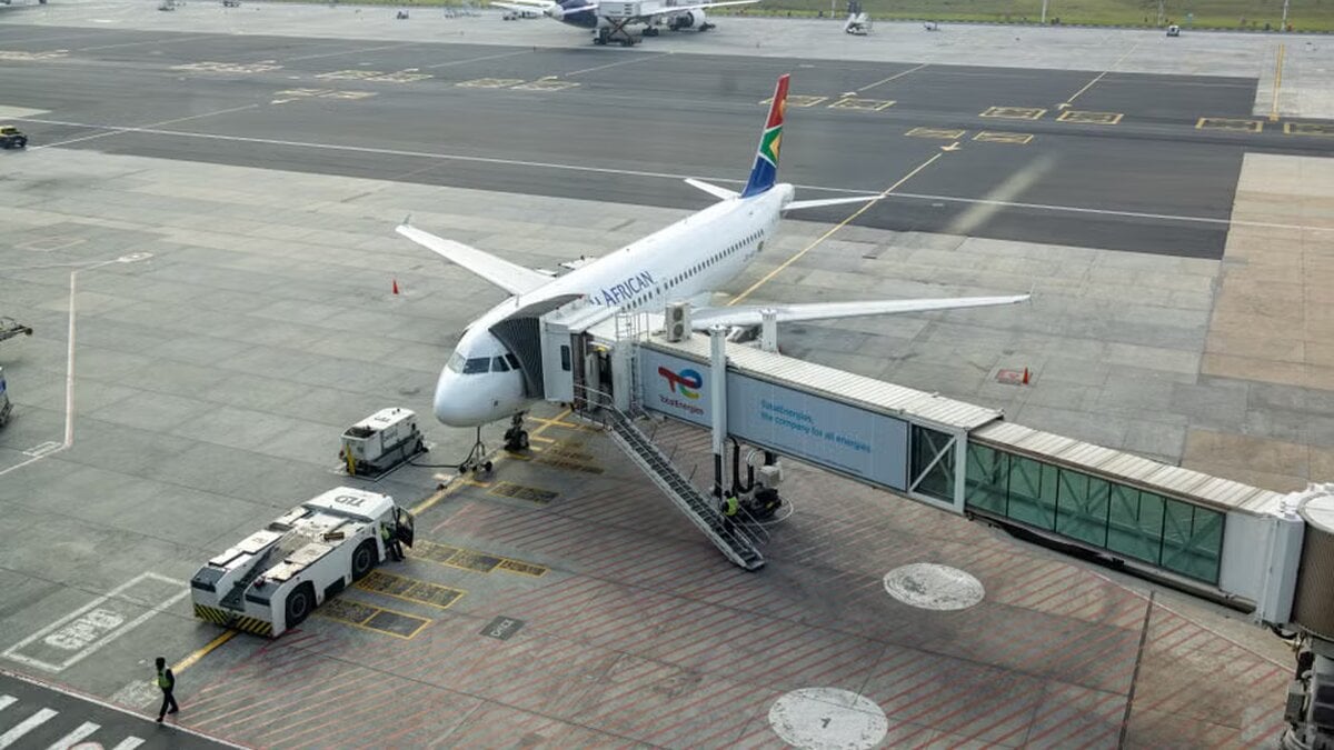 South African Airline Scraps Second Stadium Flyover Bid After Safety Scrutiny Over Cape Town Stunt