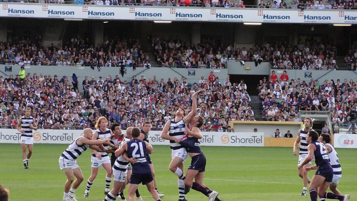 Fremantle survive Geelong scare as five-minute burst turns semi-final on its head