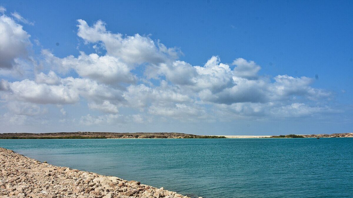 Houthis seize island near Red Sea chokepoint as Saudi pipeline shuts after attack