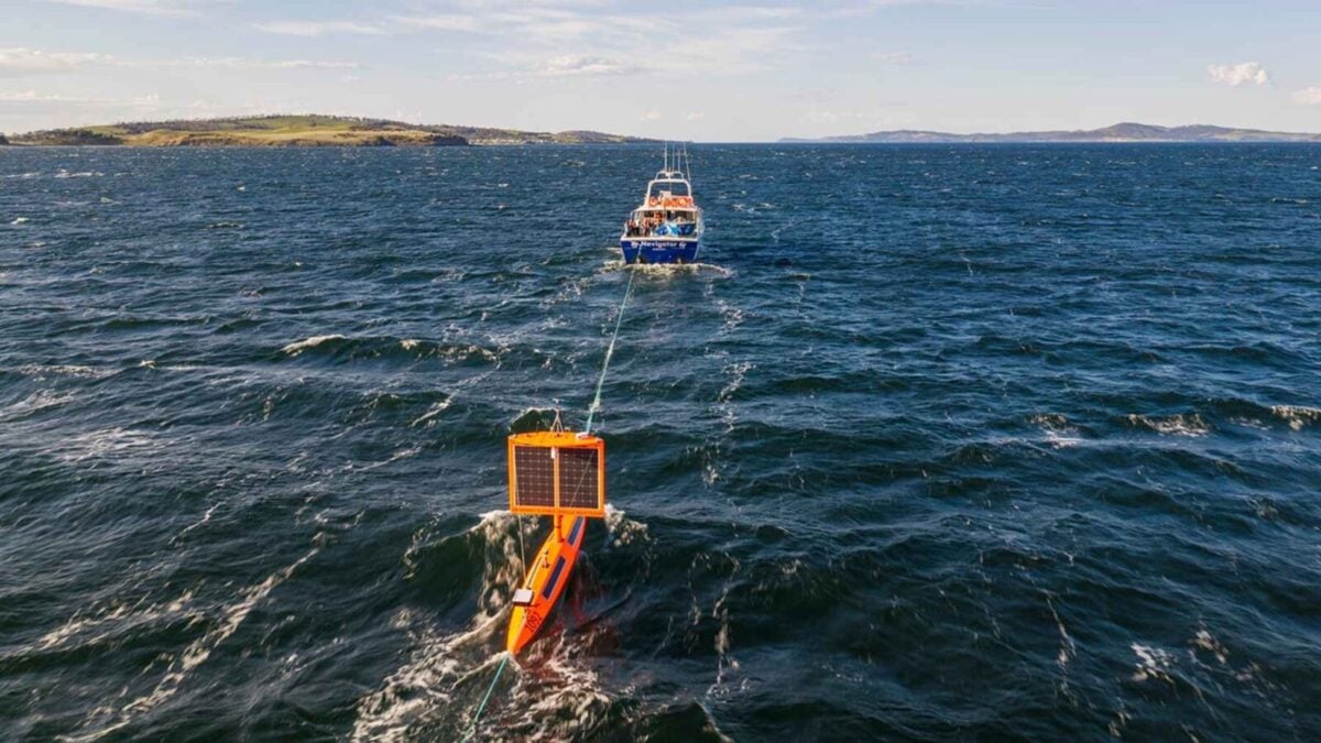 23-Foot Drone Sailboat Begins Solo Antarctica Carbon Survey