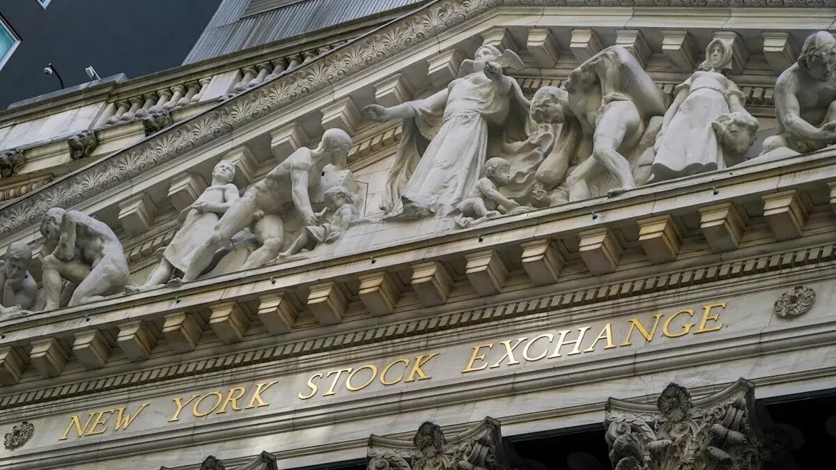 Bond Yields Surging Worldwide Put France on the Risky Side
