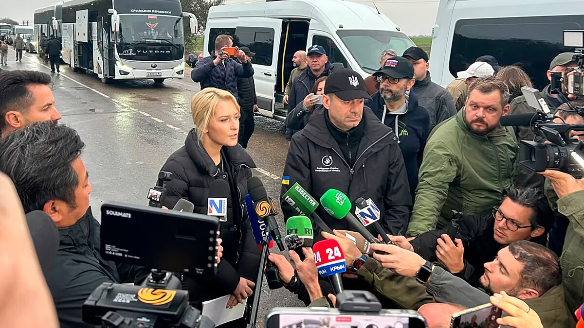 Civilians Begin Leaving Besieged Ukrainian City of Oleshky