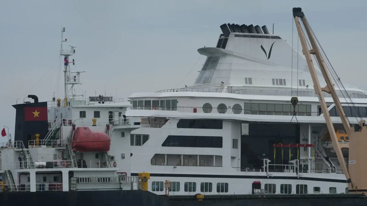 Fuel Costs Force Cruise Ship Odyssey to Halt Voyage