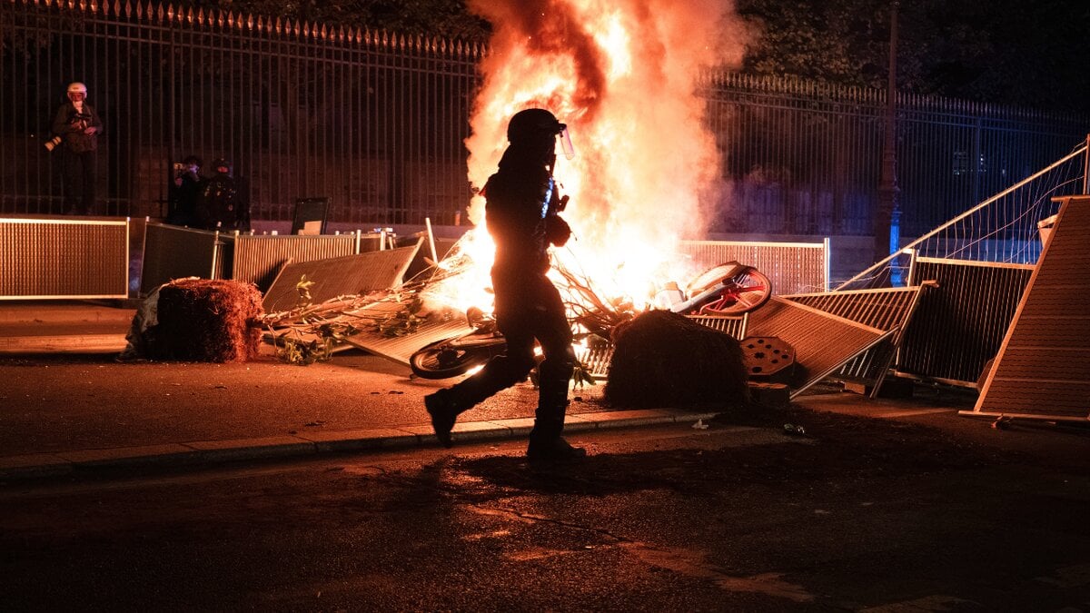 Photos show aftermath riots as France counts damage