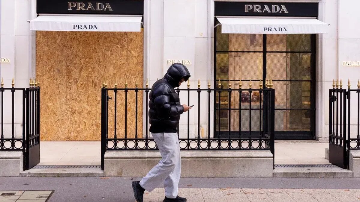 Retailers France Italy Tally Protest Losses Before Holidays