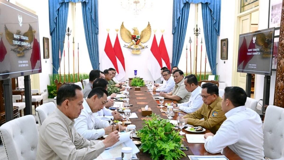 Prabowo Orders Broader Forest Fire Response, Hercules Air Support