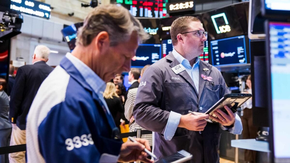 Stock futures little changed as traders weigh earnings, Fed