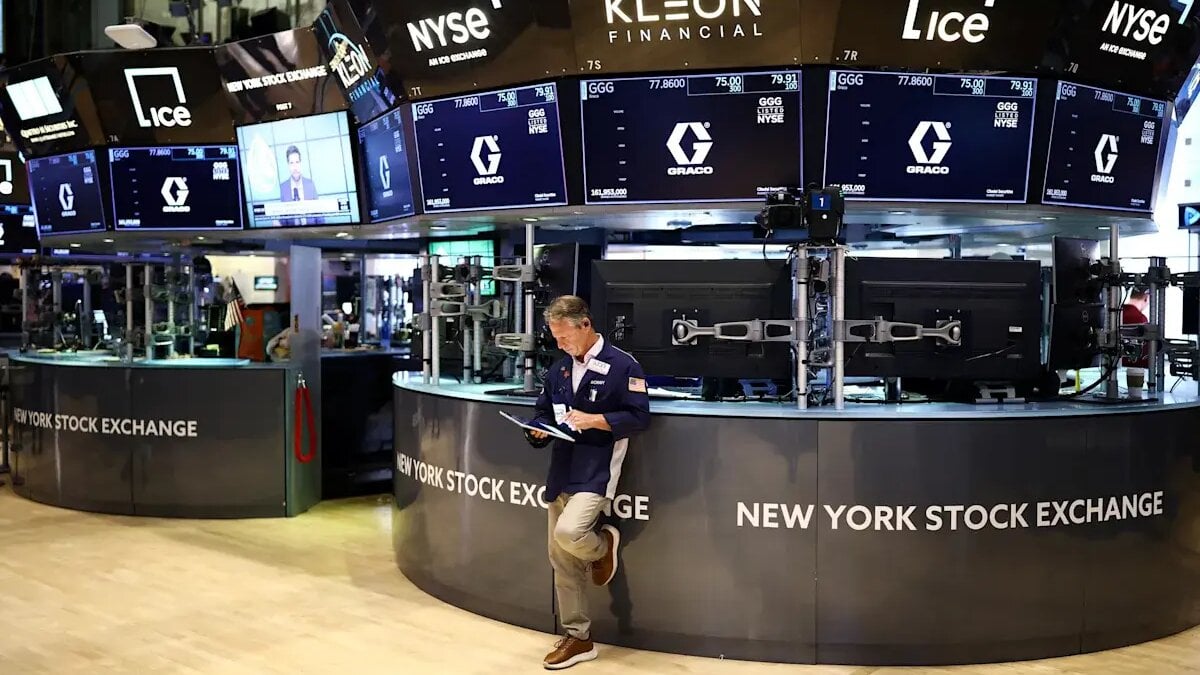 Stock market dow falls as Treasury yields climb