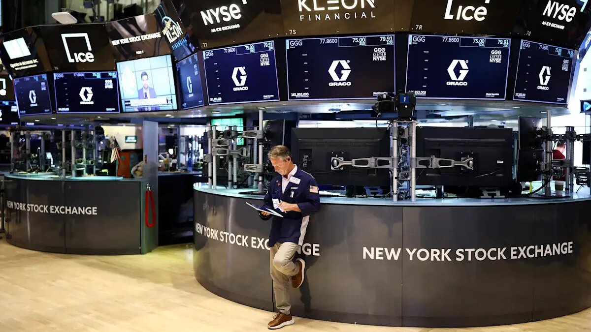 U.S. Stocks Fall as 30-Year Treasury Yield Hits 5.66%