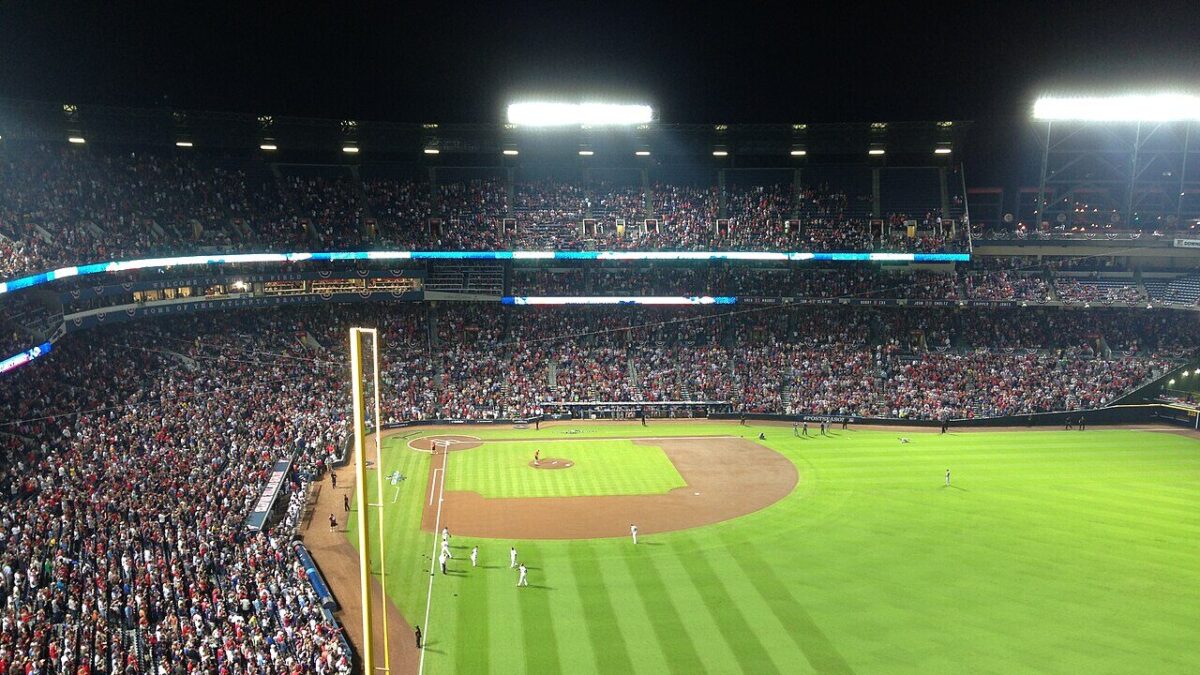 Braves-Dodgers Series Shifts to Atlanta Tied at One Win Apiece