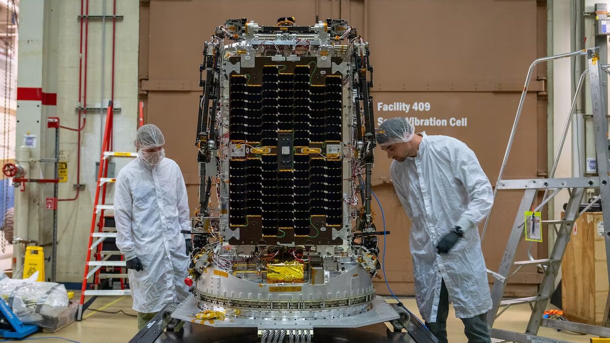Swift Space Telescope Nears Re-entry After Failed Rescue Attempt