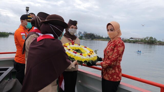 Peringati Hari Pahlawan, Ketua Kwarda Babel Gelar Tabur Bunga