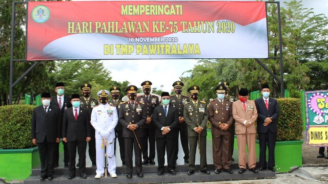 Danrem 045/GAYA Mengikuti Upacara Ziarah Nasional dan Tabur Bunga di TMP PAWITRALAYA