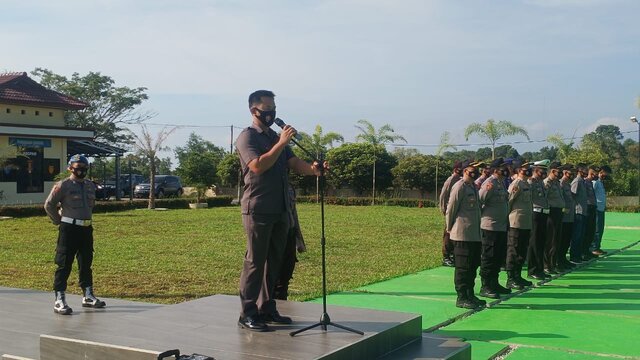 Kasat Reskrim Memghimbau Anggota Polres Bangka Barat Untuk Mematuhi Protokol Kesehatan 3 M