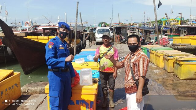 Patroli Perairan Satpolair Polres Bangka Barat, Sampaikan Himbauan Protokol Kesehatan