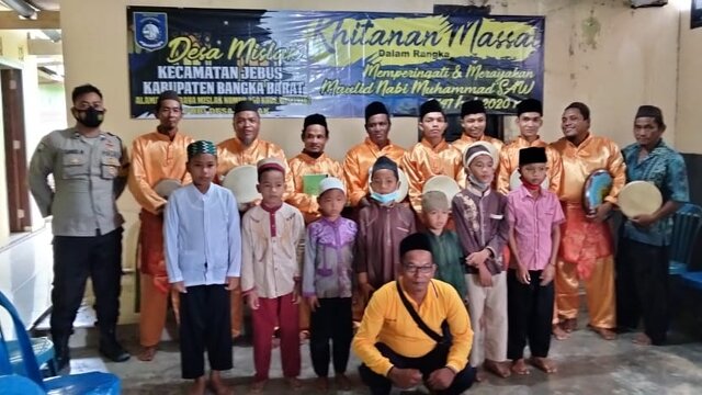 Bhabinkamtibmas Polsek Jebus Hadiri Sunatan Massal 