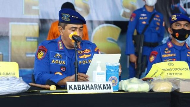 Kabaharkam Polri Ungkap Kasus 16 Ton Bom Ikan