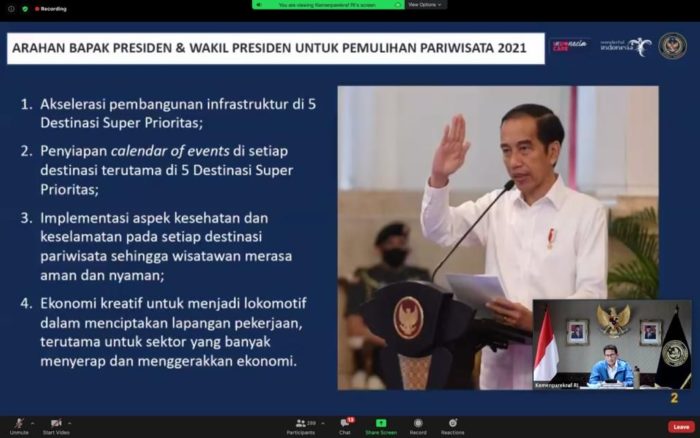 Menparekraf Sandiaga Uno dalam diskusi dengan Kepala Dinas Pariwisata Kabupaten dan Kotamdaya seluruh Indonesia secara virtual, Sabtu (26/12/2020). (Foto: Humas Kemenparekraf)