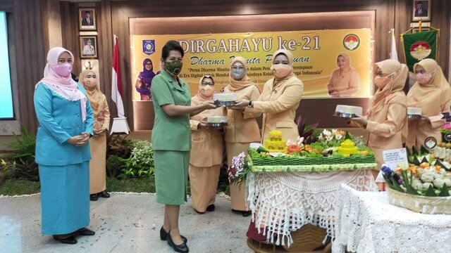 Ketua Persit KCK Koorcabrem 045 PD II/Sriwijaya Hadiri Peringatan Dirgahayu DWP ke 21