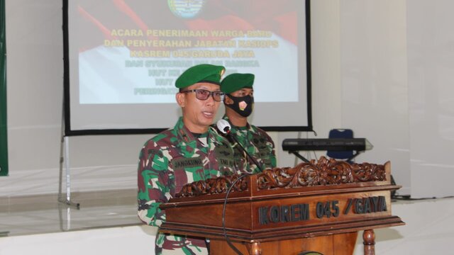 Danrem Serahkan Tugas dan Tanggung Jawab Kasi Ops Kasrem 045/GAYA