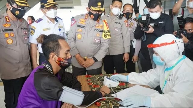 Seorang Sopir Bus Tujuan Sumatera Positif Mengkonsumsi Narkoba