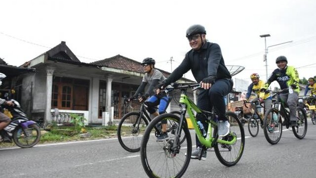 Bersepeda Sejauh 23km, Gubernur Babel "Natak Kampung"