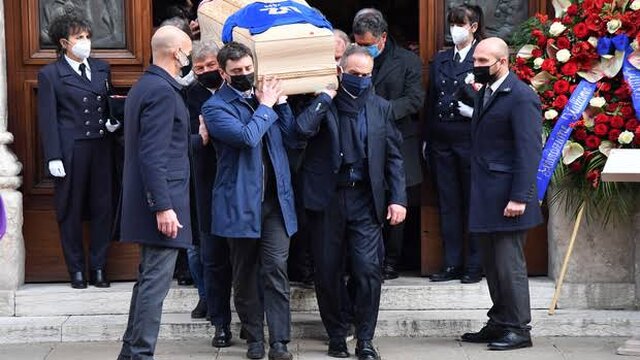 Antar Kepergian Paolo Rossi, Ribuan Orang Berkumpul di Vicenza