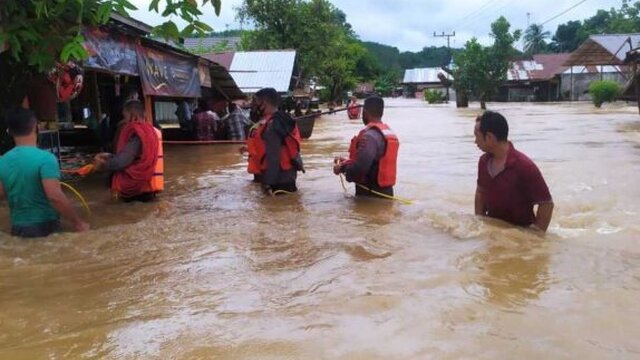 Hujan Terus Mengguyur Sebabkan Banjir Besar di Kalsel, Ketinggian Air Capai 2-3 Meter