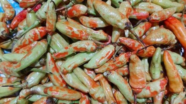 Polisi Tangkap Petani Cabai Rawit yang Dicat Merah Pada Sejumlah Pasar Tradisional di Banyumas
