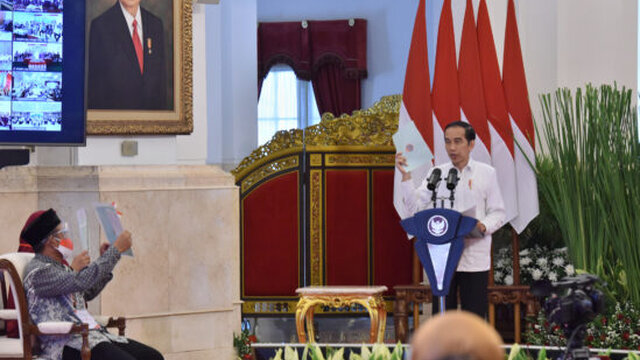 Presiden Jokowi Serahkan Sertifikat Tanah Untuk Rakyat Se-Indonesia