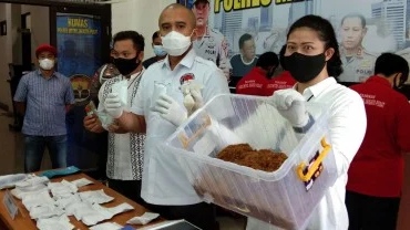 Polres Metro Jakarta Pusat Ungkap Industri Tembakau Gorilla
