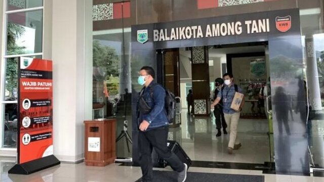 Selama 3 Hari Terakhir, KPK Geledah 6 Kantor OPD dan Ruangan Walikota Pemkot Batu