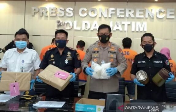 Ditresnarkoba Polda Jatim Gagalkan Peredaran 6 Kilogram Sabu Jaringan Malaysia