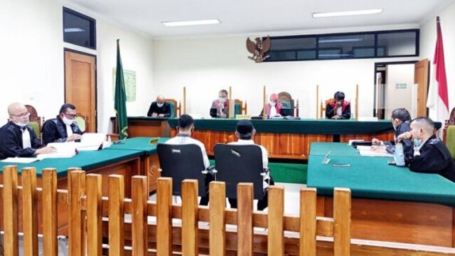 Jual Lahan Negara, Dua Pria di Serang Dituntut 2 Tahun Penjara