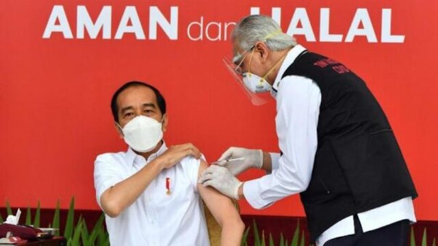 Presiden Jokowi Terima Suntikan Dosis Vaksin COVID-19 Pertama