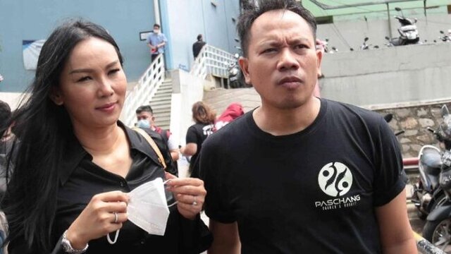 Vicky Prasetyo Akhirnya Melamar Kalina Oktarani